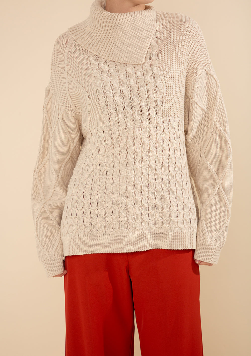 Blusa Suelta Cuello Alto Mangas Largas