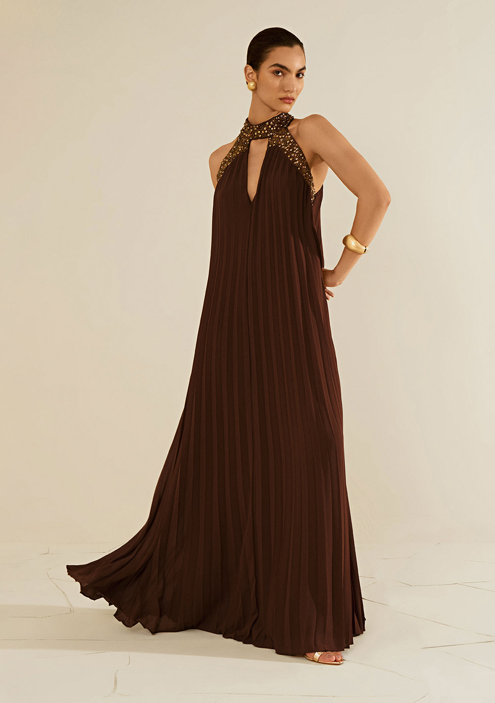 Vestido Largo Suelto Cuello Alto Sin Mangas