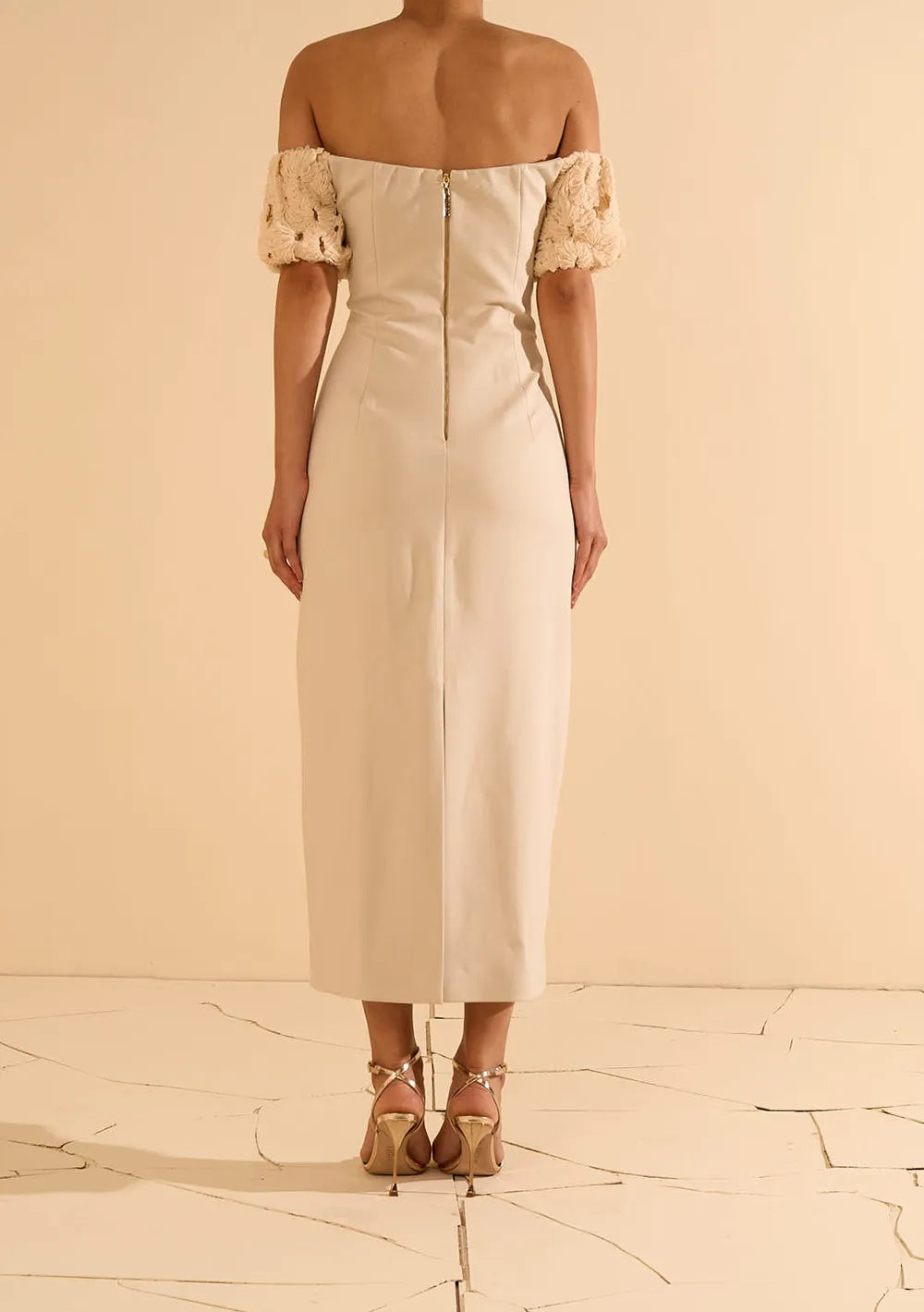 Vestido Midi Ajustado Hombro A Hombro Sin Mangas