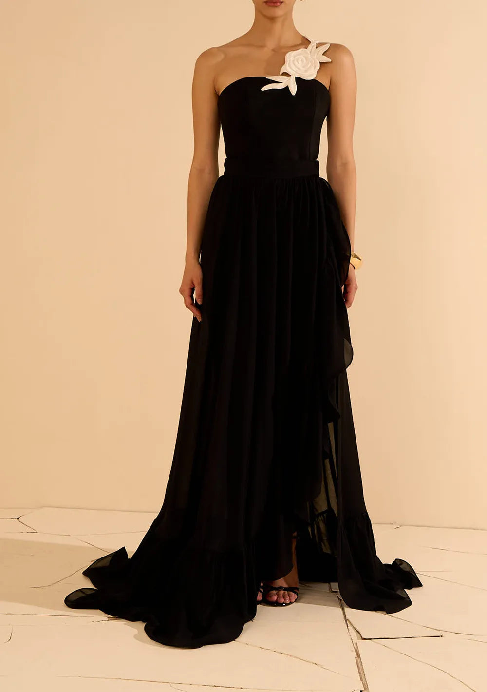 Vestido Corto Ajustado Escote Recto Sin Mangas