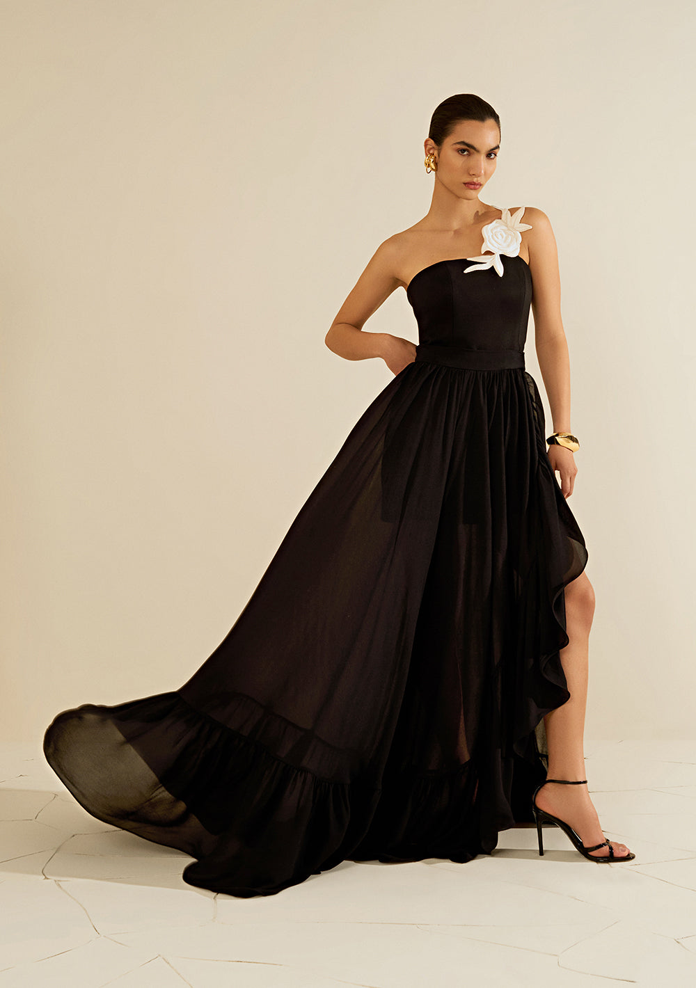Vestido Corto Ajustado Escote Recto Sin Mangas