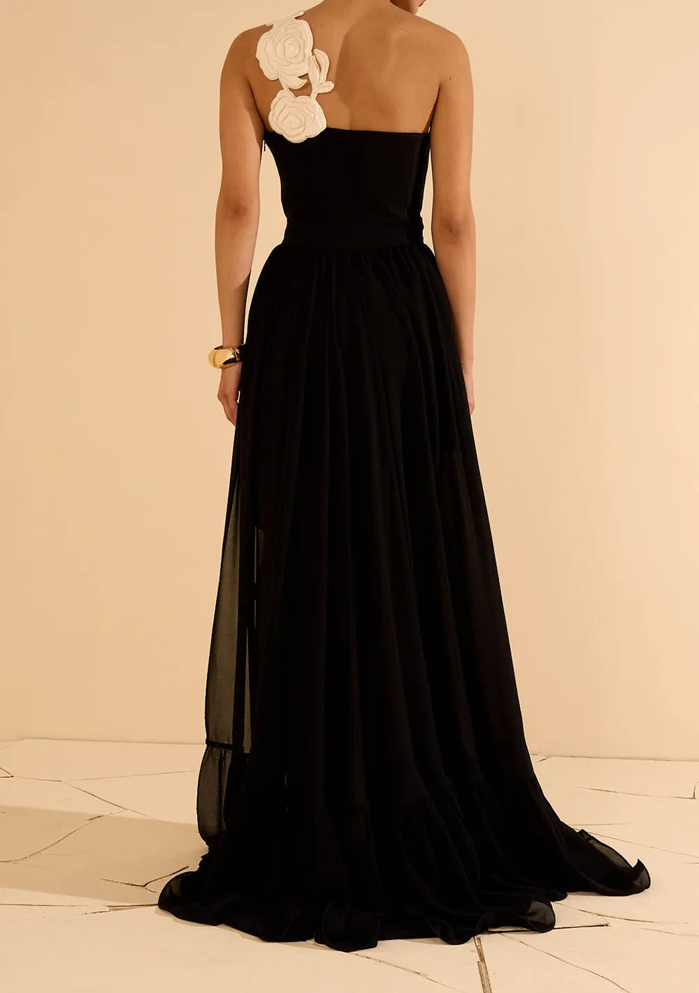 Vestido Corto Ajustado Escote Recto Sin Mangas