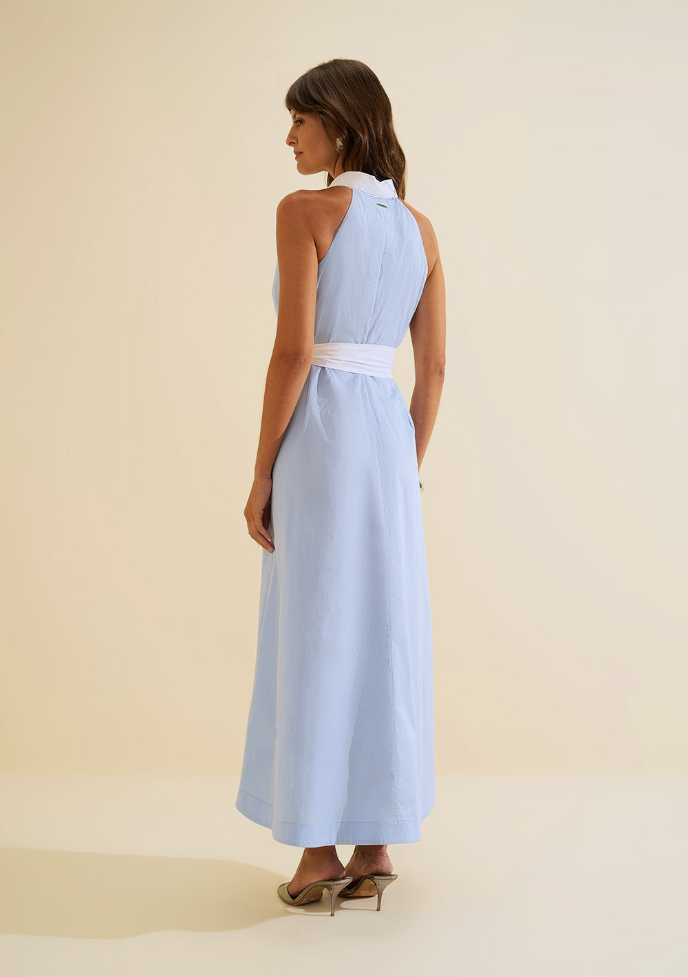 Vestido Midi Suelto Cuello Clásico Sin Mangas