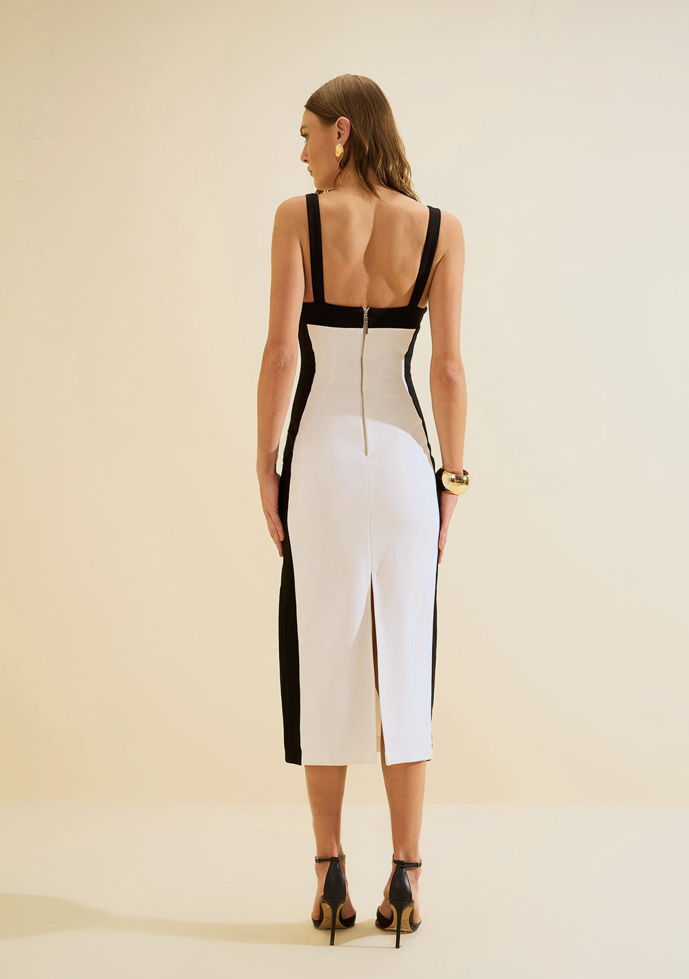 Vestido Midi Ajustado Escote Recto Con Tirantes