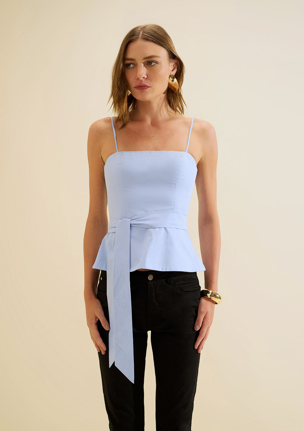 Blusa Ajustada Escote Recto Sin Tirantes