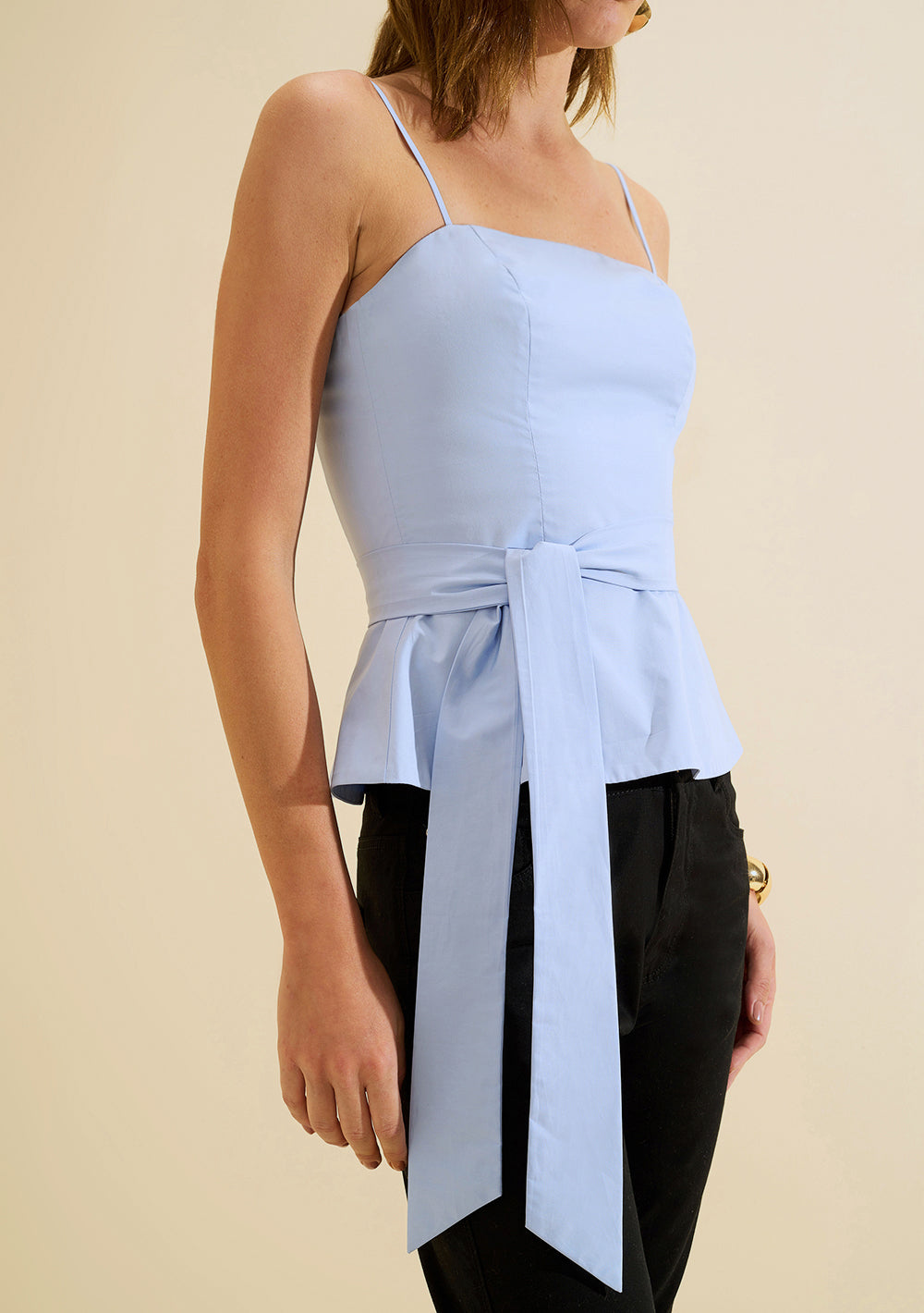 Blusa Ajustada Escote Recto Sin Tirantes