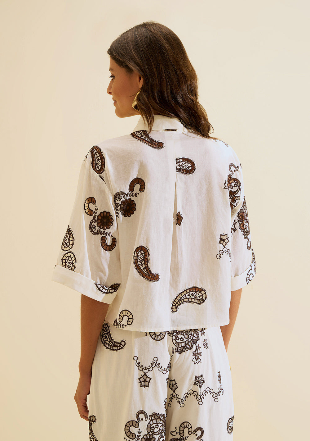 Camisa Suelta Cuello Clásico Mangas Cortas