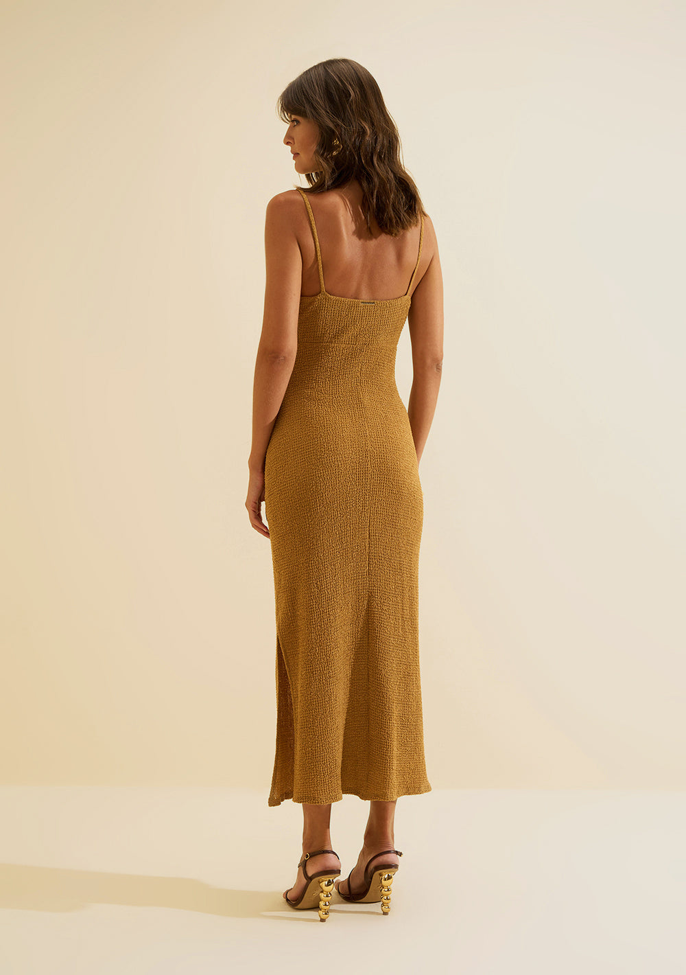Vestido Midi Ajustado Escote en V Con Tirantes