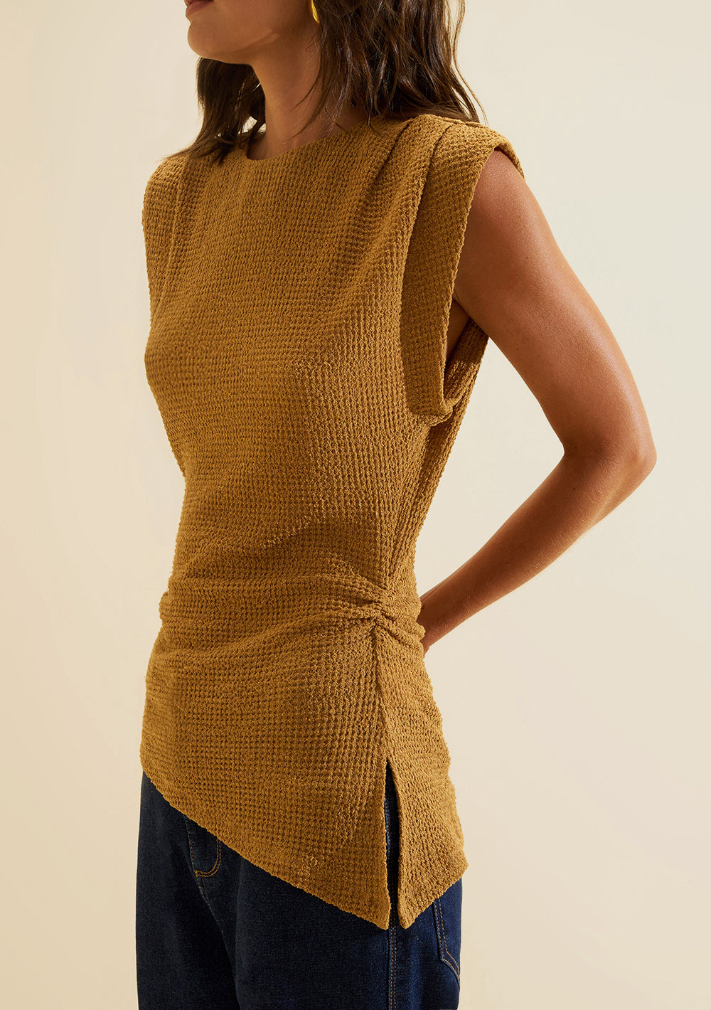 Blusa Ajustada Cuello Redondo Mangas Cortas