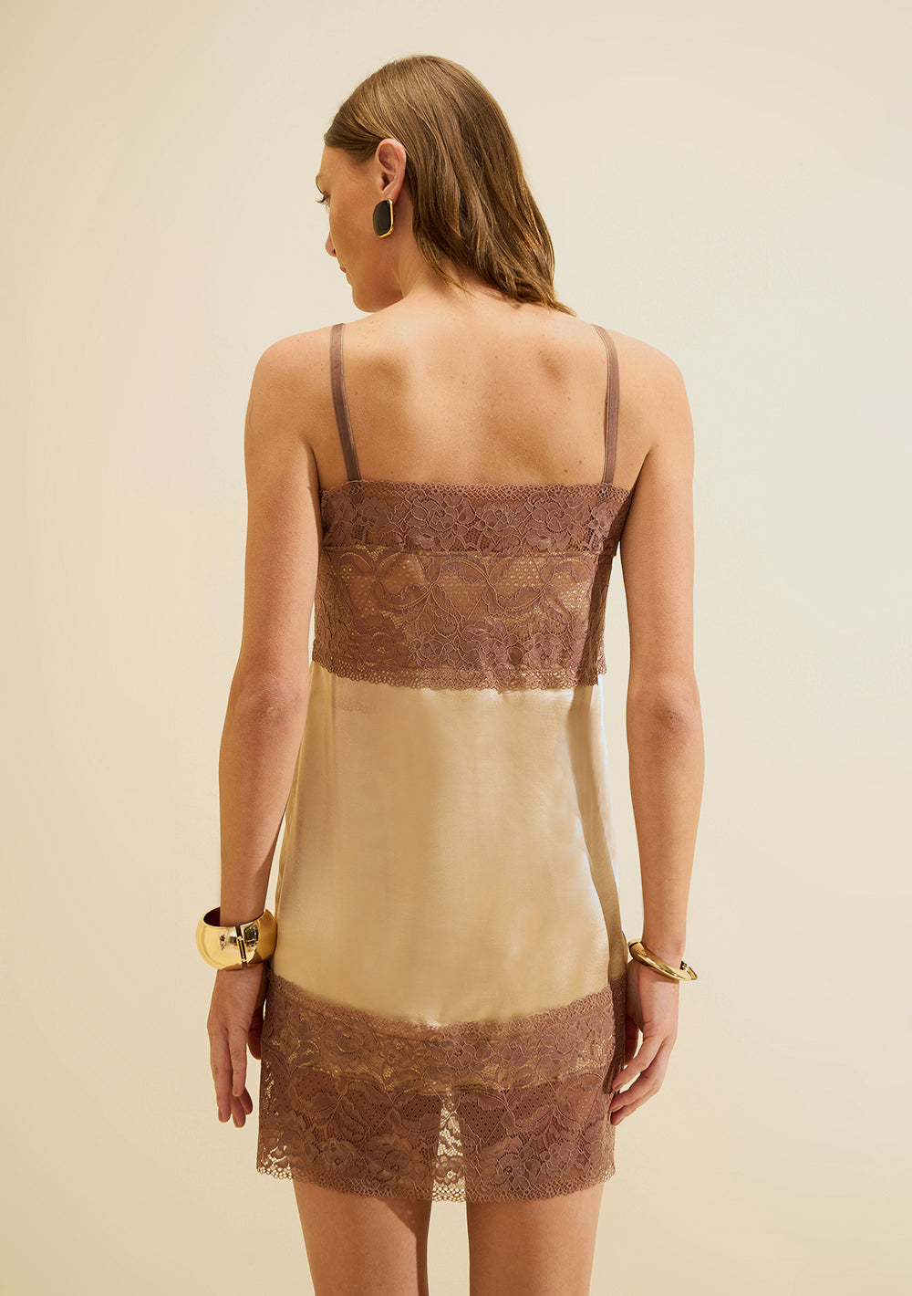Vestido Corto Suelto Escote Recto Con Tirantes