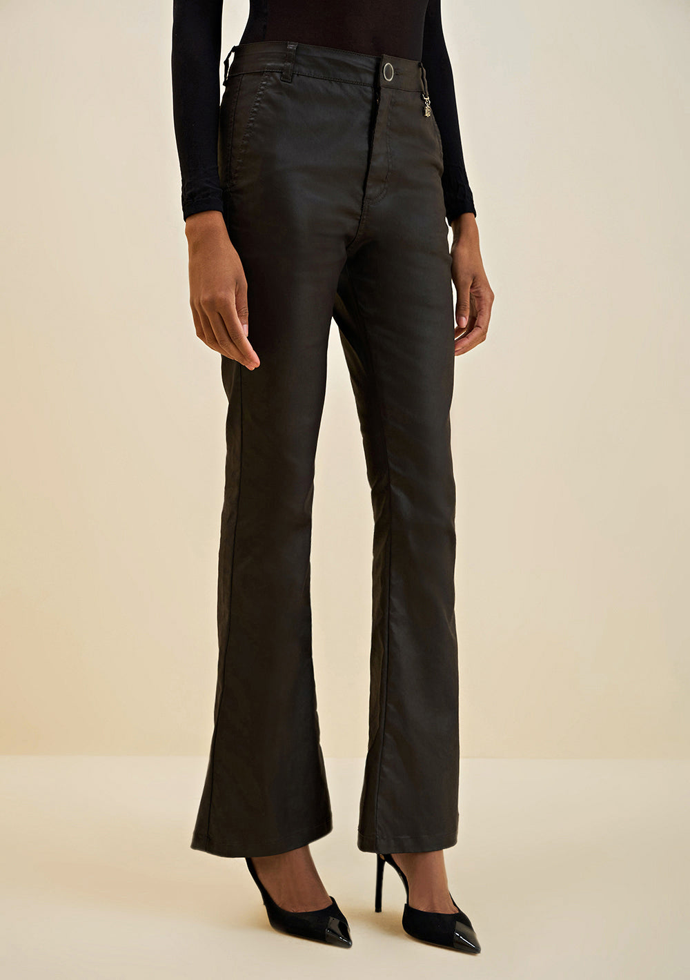 Pantalón Boot Cut Tiro Alto