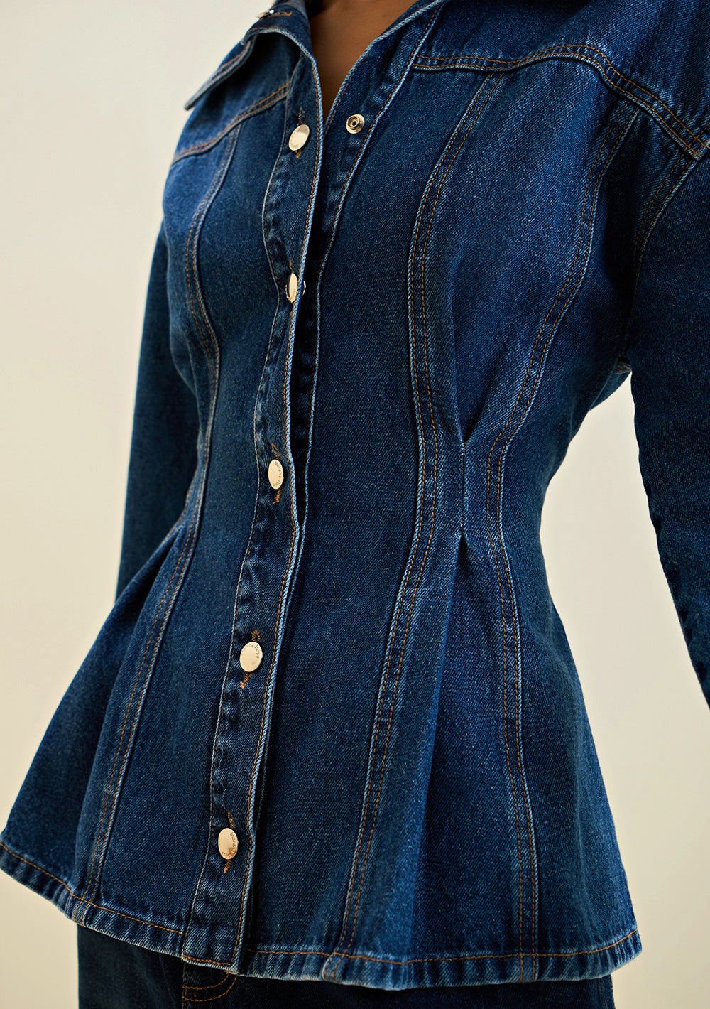 Jaqueta Jeans Ajustada Mangas Largas