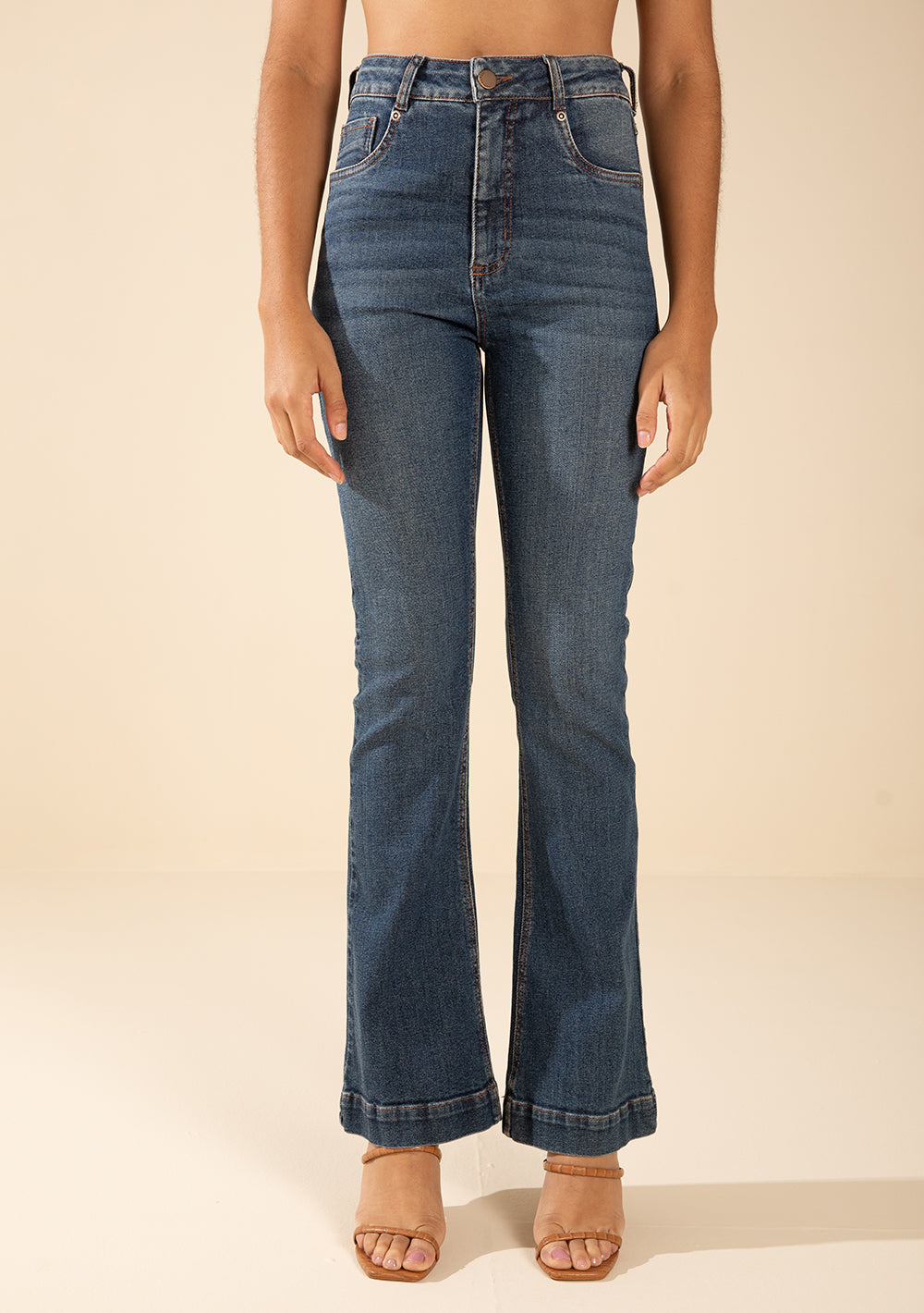 Jeans Boot Cut Tiro Alto