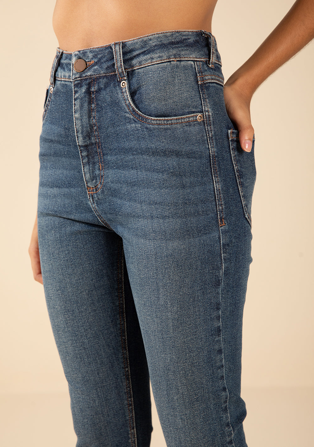 Jeans Boot Cut Tiro Alto