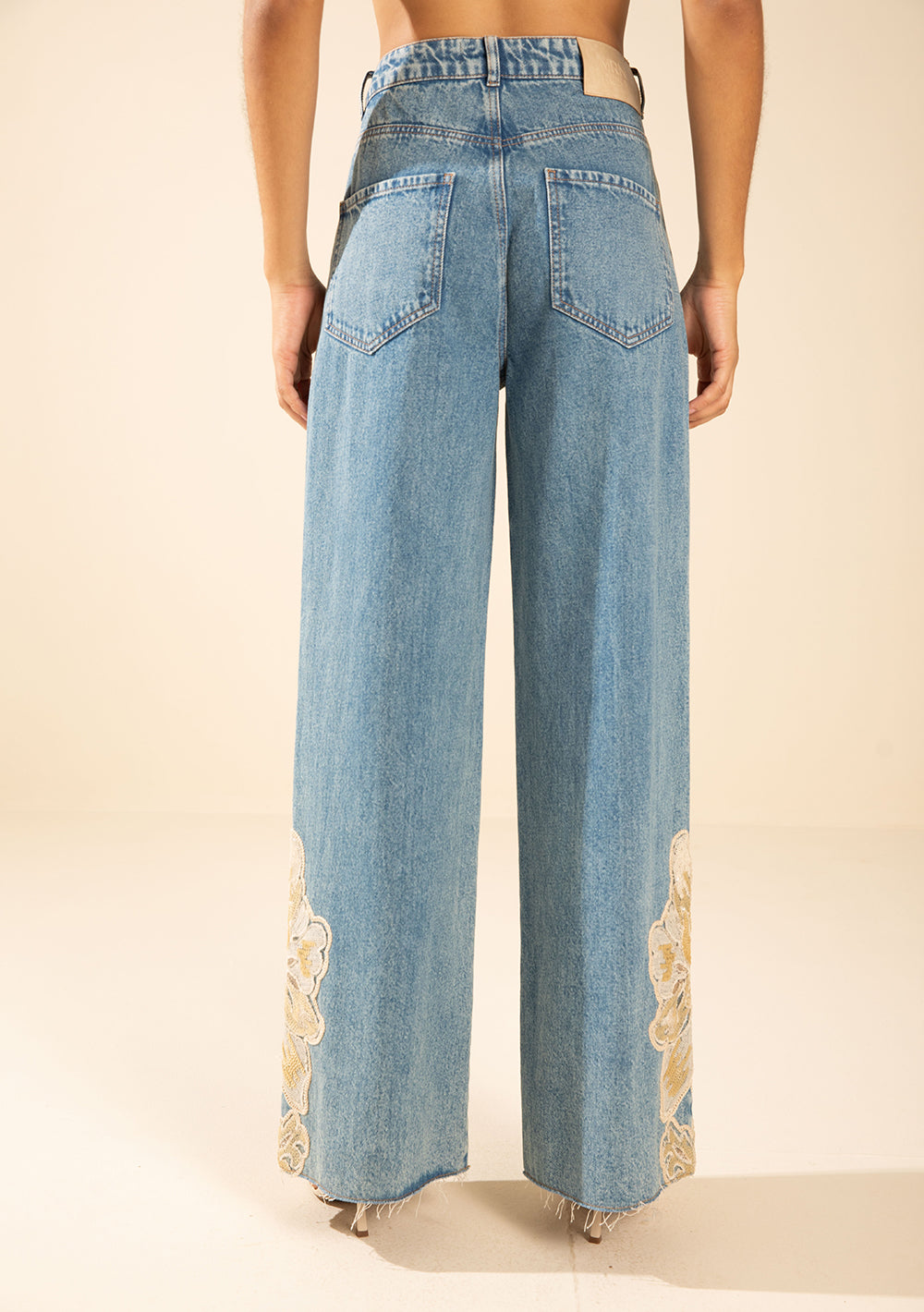 Jeans Wide Tiro Alto