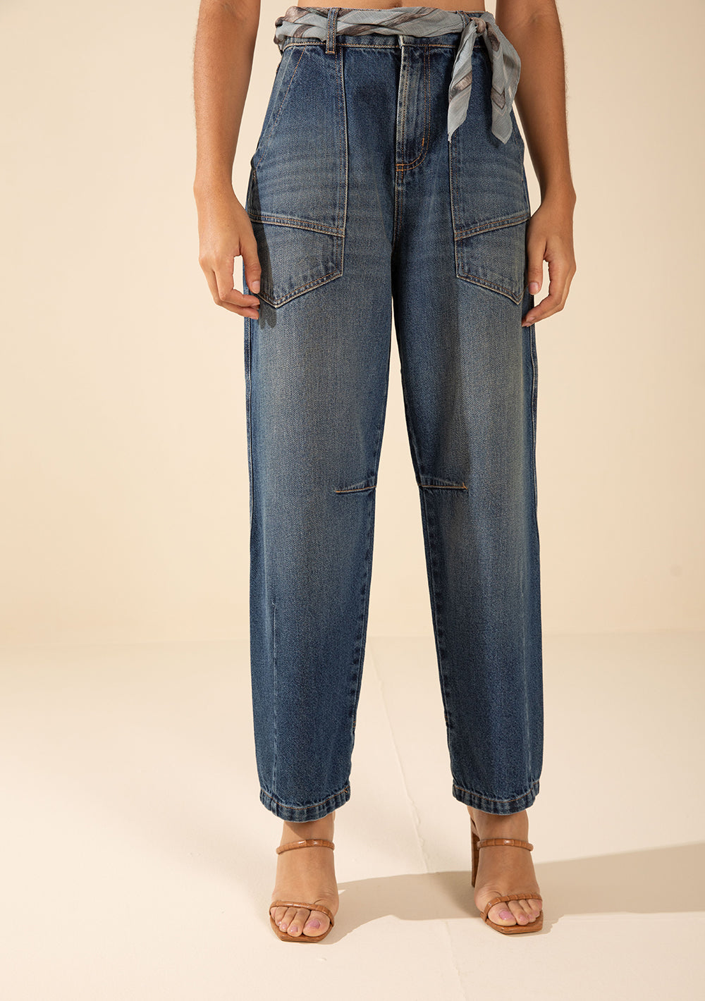 Jeans Carrot Fit Tiro Alto
