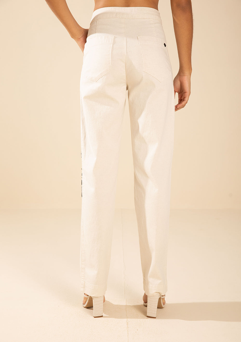 Pantalón Recto Tiro Medio