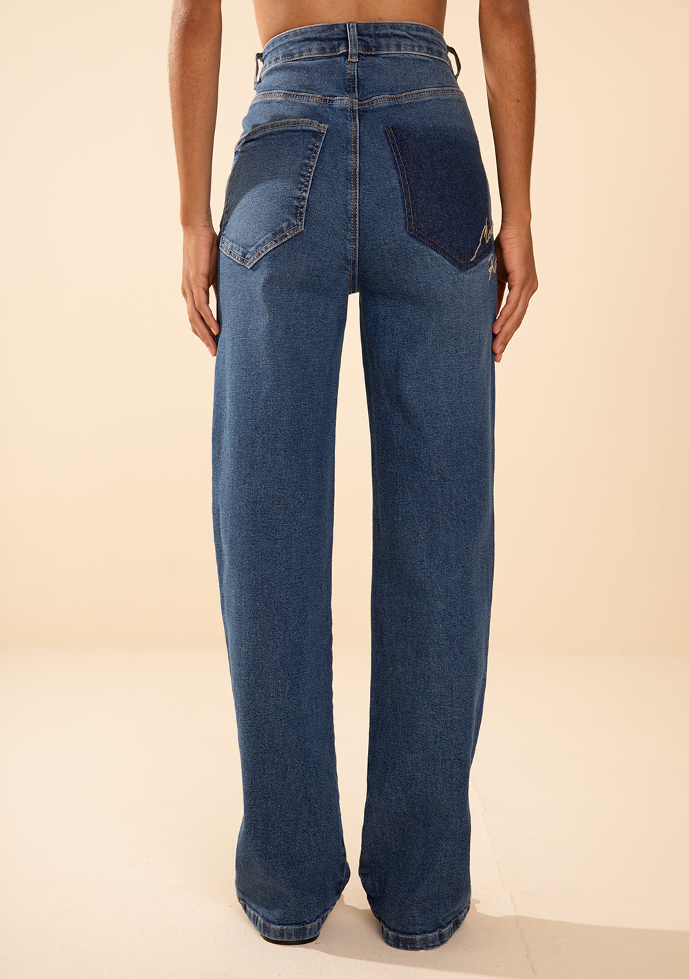 Jeans Wide Tiro Alto