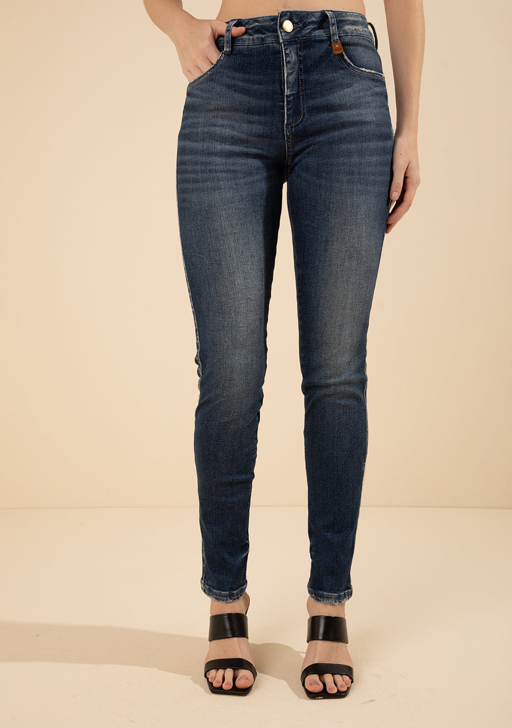 Jeans Skinny Tiro Medio