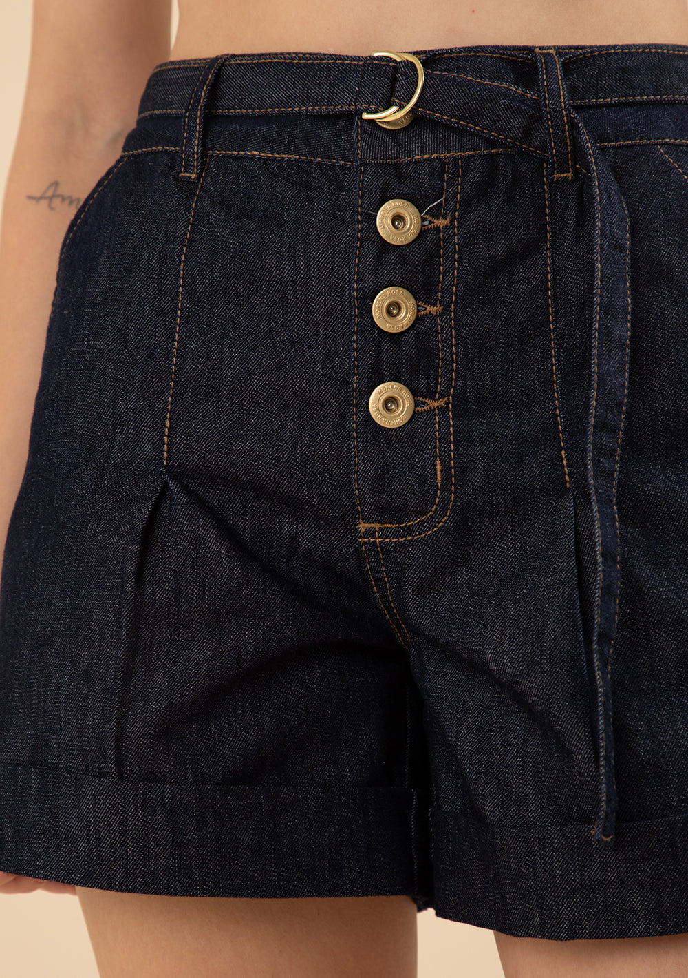 Short Amplio Tiro Alto