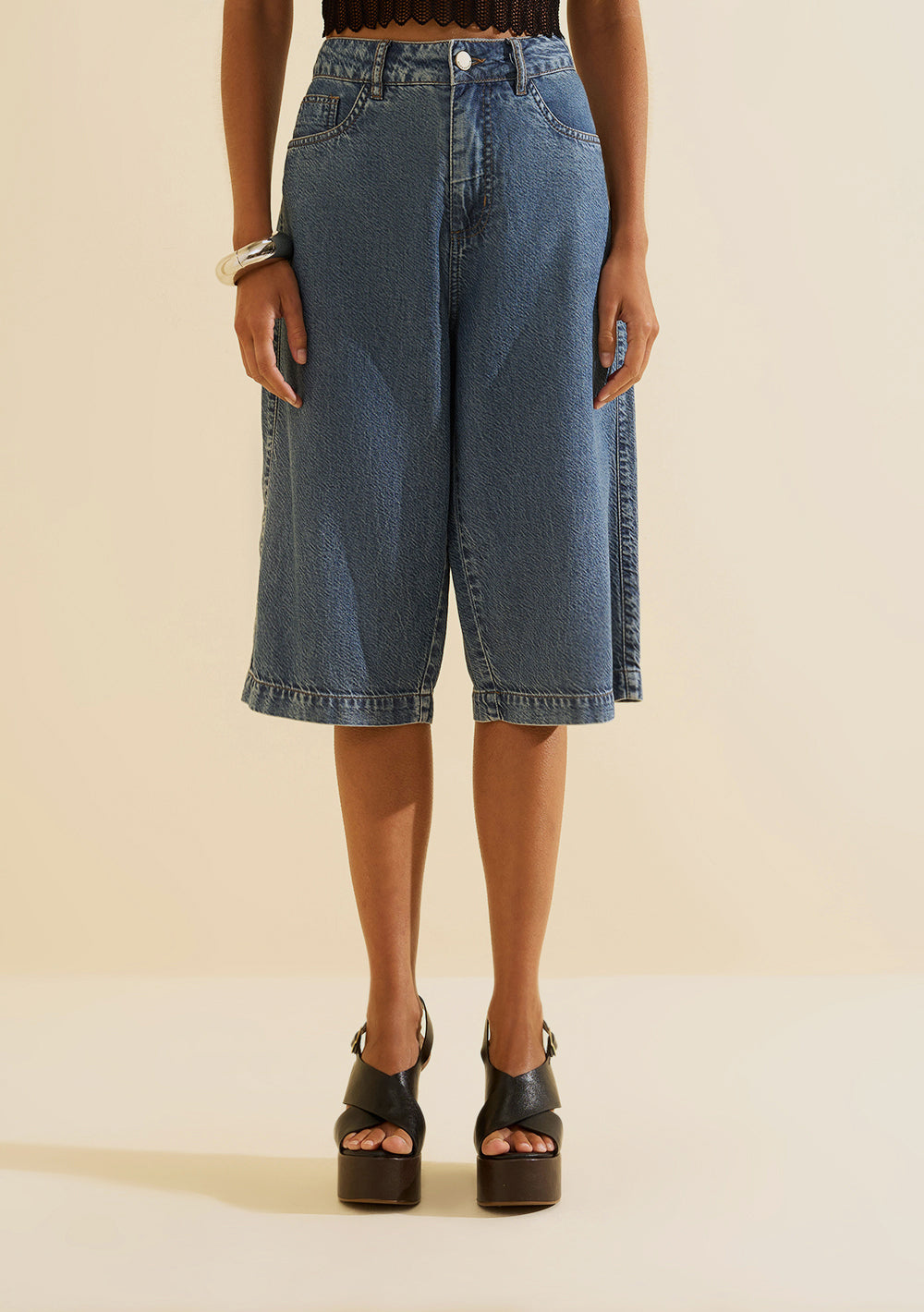 Bermuda Jeans Recta Tiro Alto
