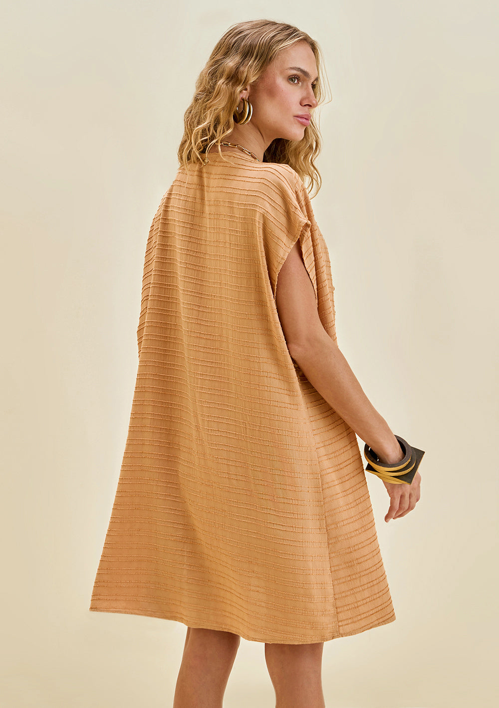 Vestido Suelto Escote en V Mangas 7/8 Midi