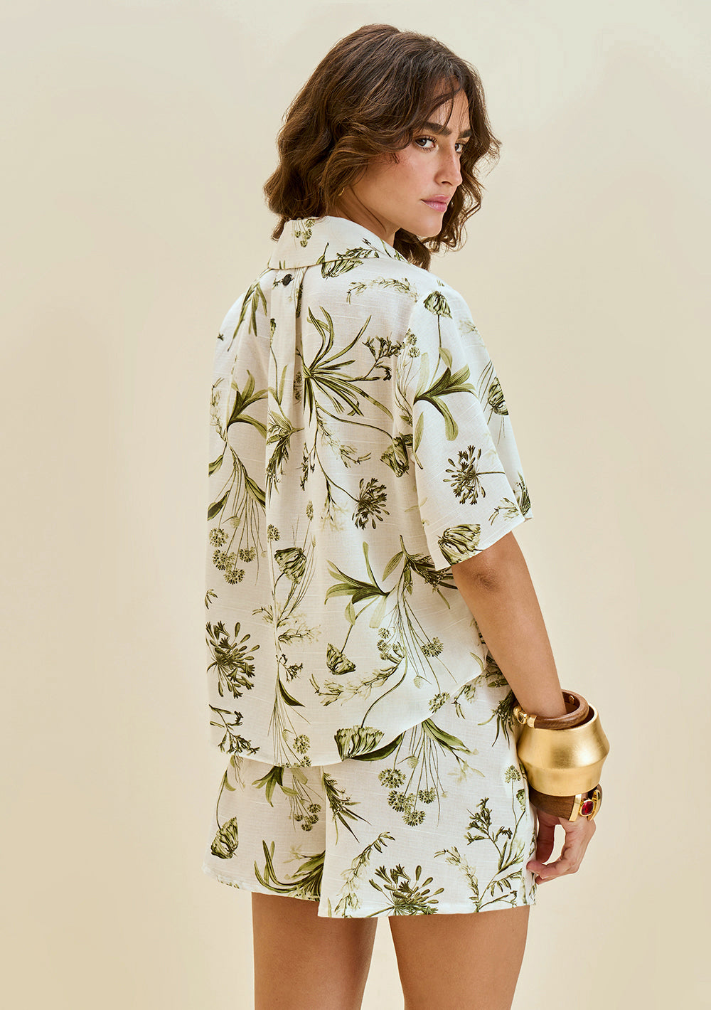 Camisa Suelta Cuello Clásico Mangas Cortas