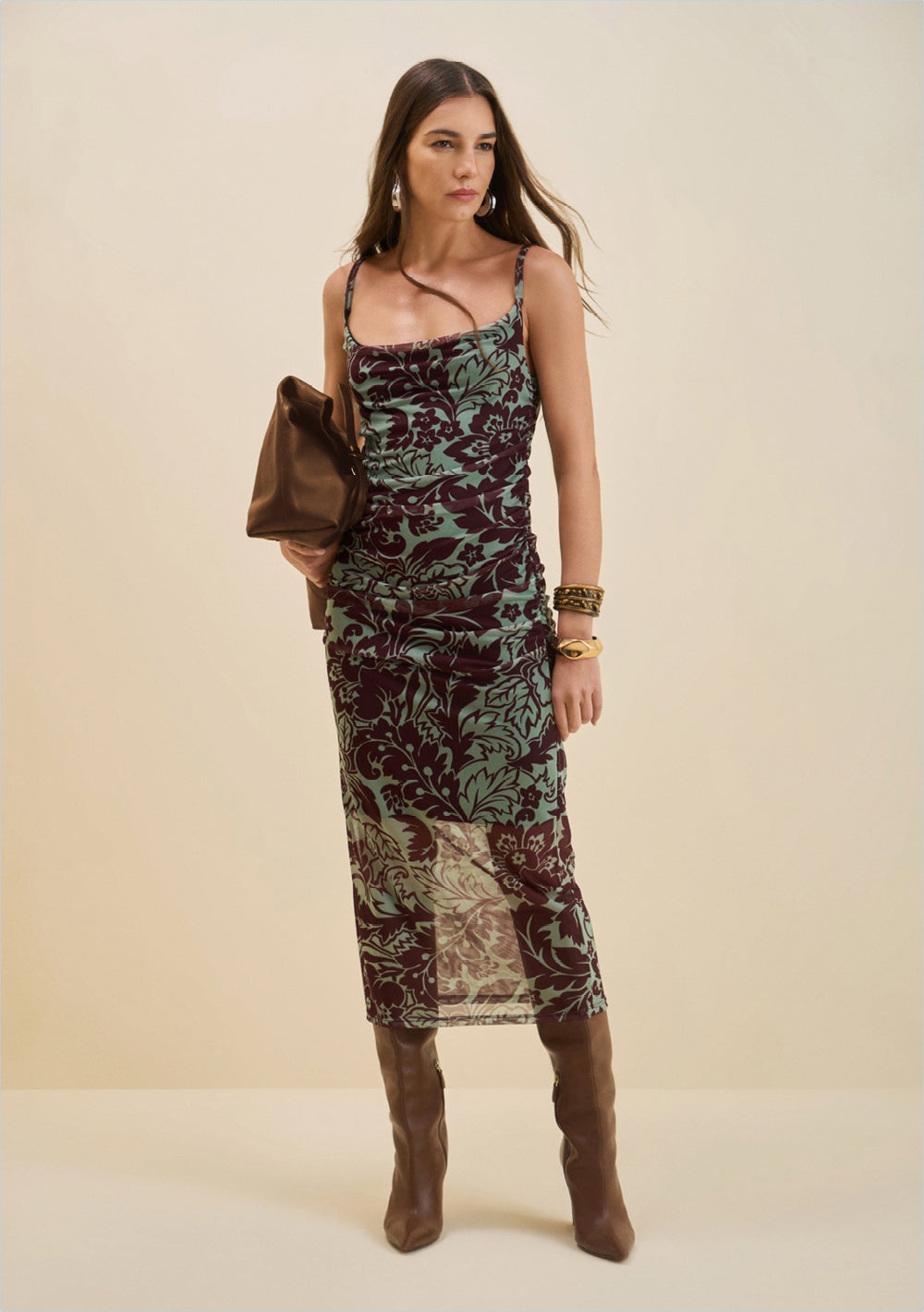 Vestido Ajustado Escote Recto Con Tirantes Midi