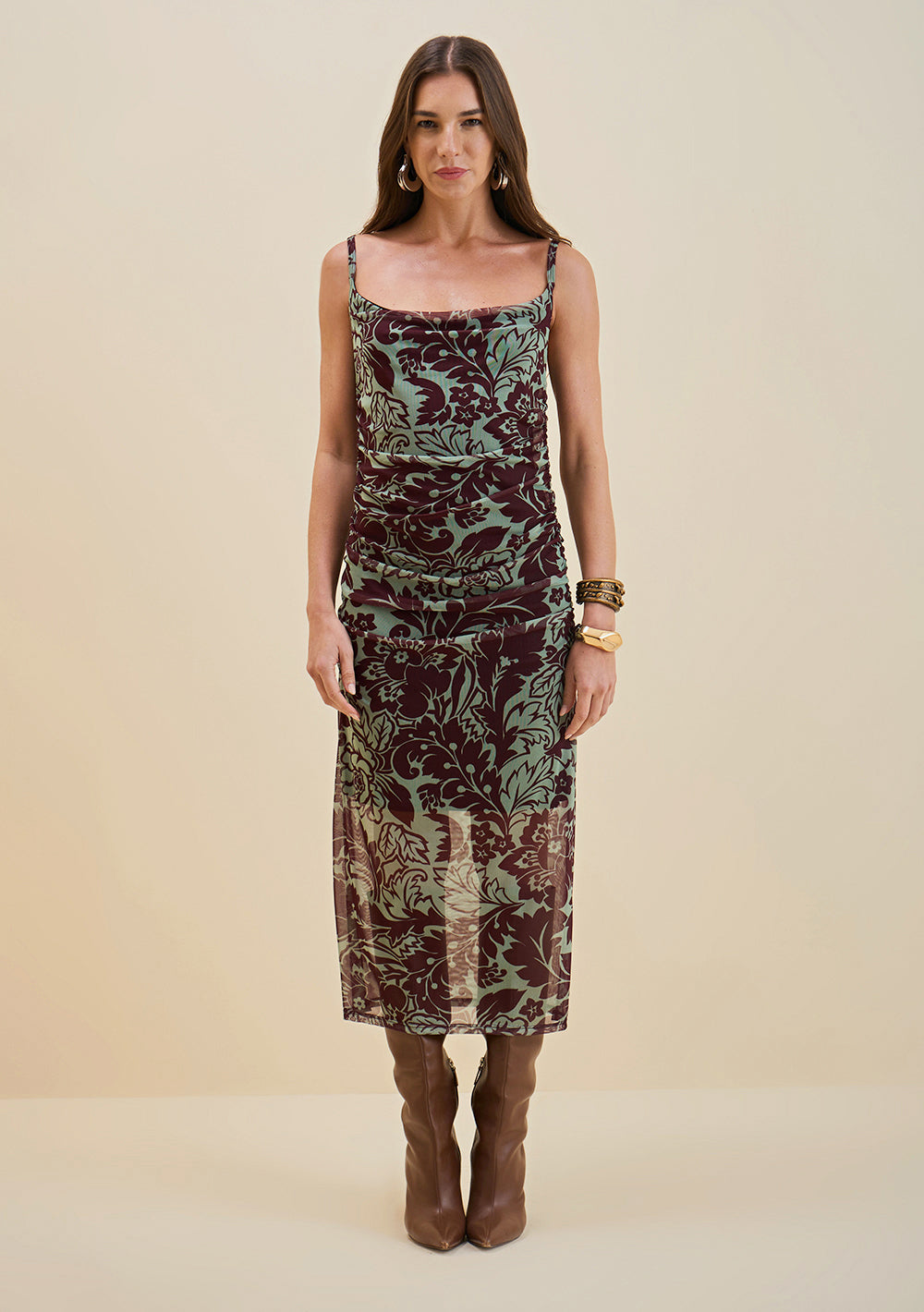 Vestido Ajustado Escote Recto Con Tirantes Midi