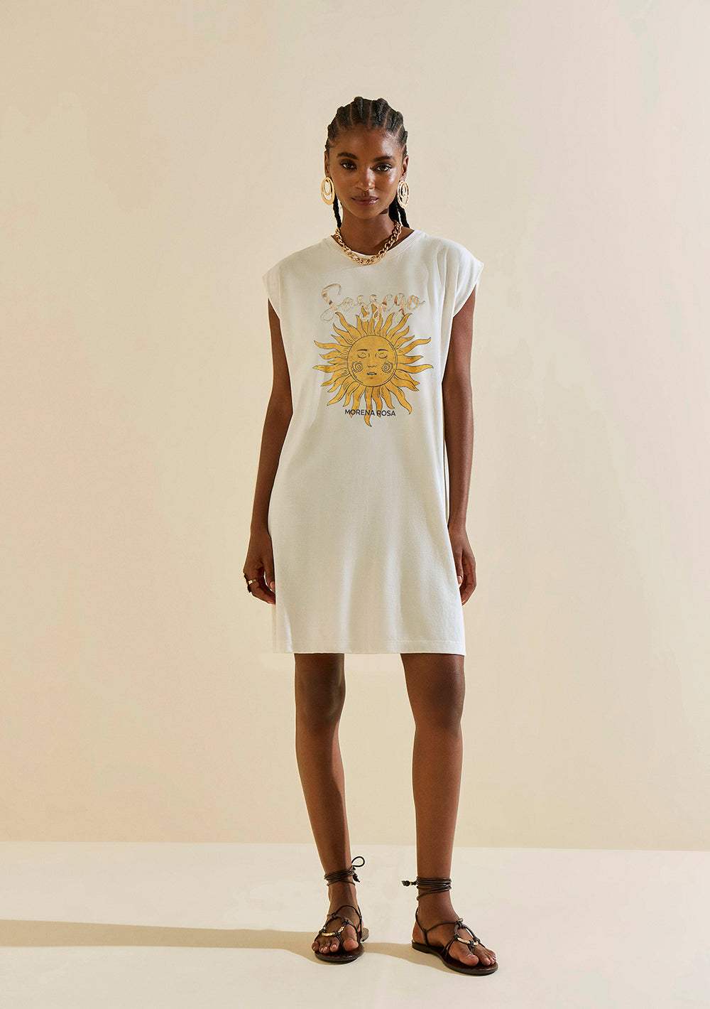 Vestido Corto Suelto Escote Redondo Mangas Cortas