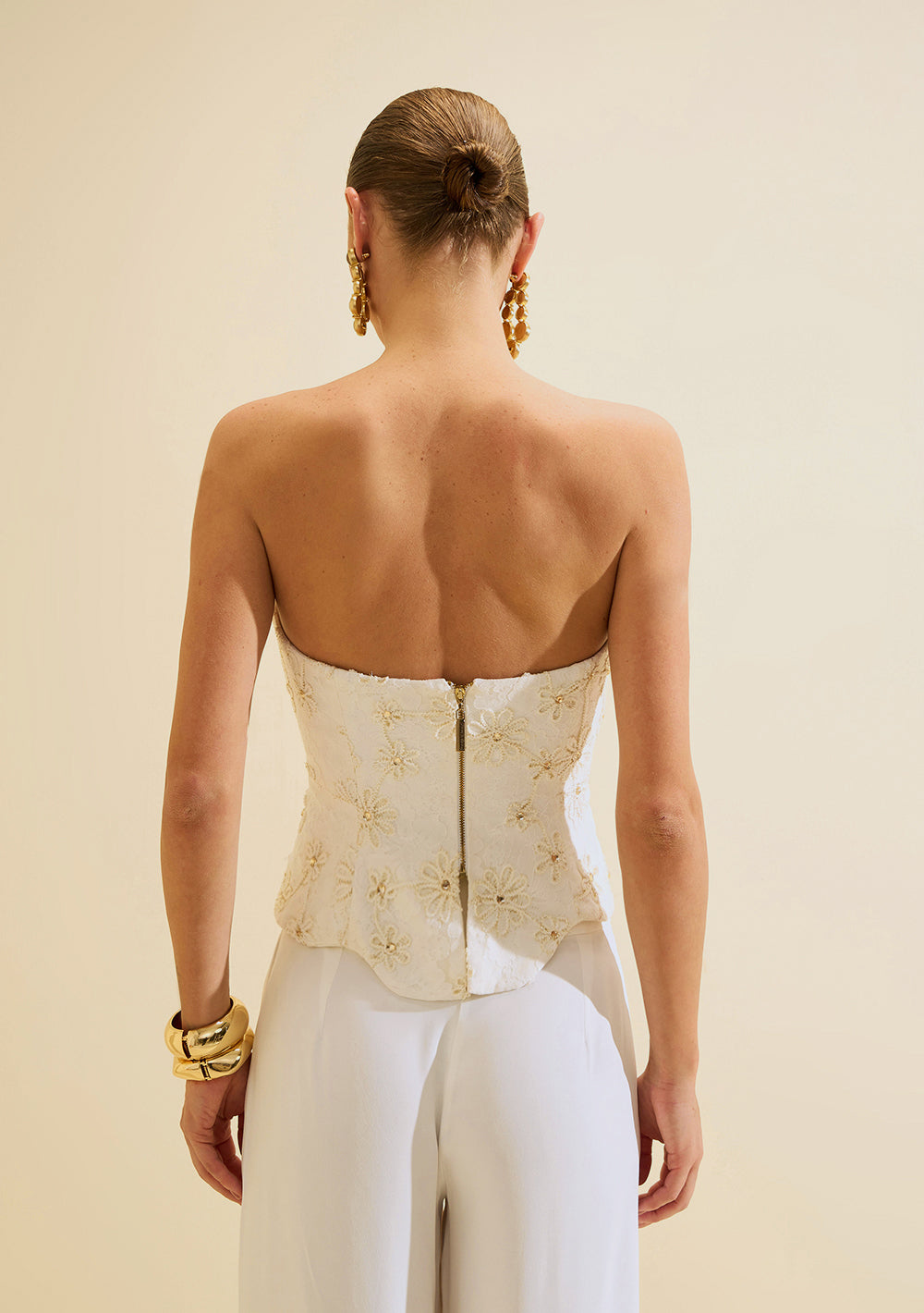 Blusa Ajustada Escote Recto Sin Mangas
