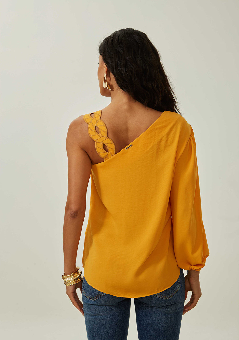 Blusa Suelta De Un Hombro Mangas Tres Cuartos