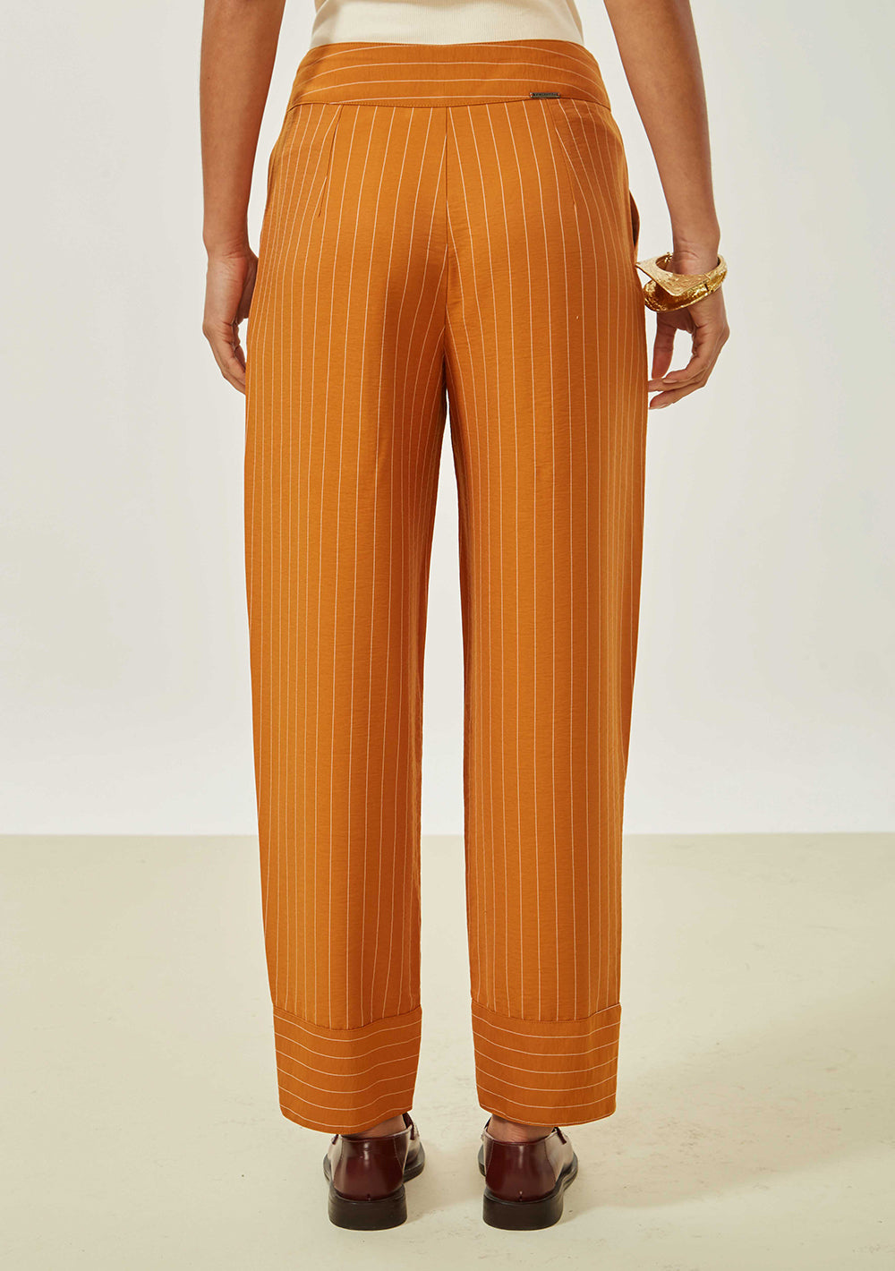 Pantalón Carrot Fit Tiro Alto