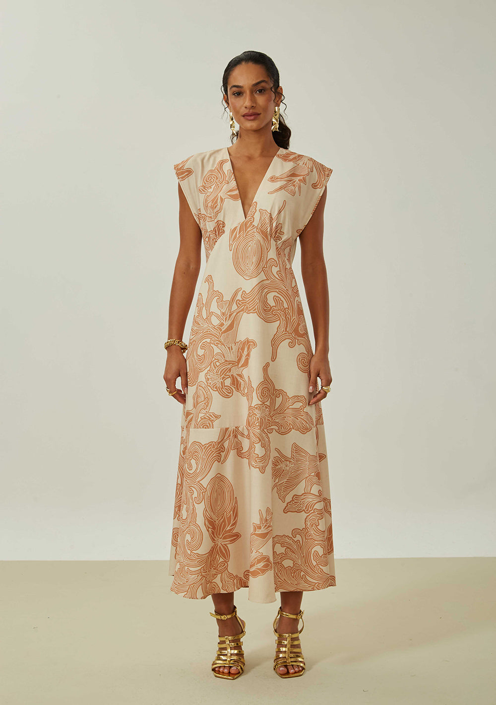Vestido Suelto Escote en V Mangas Cortas Midi