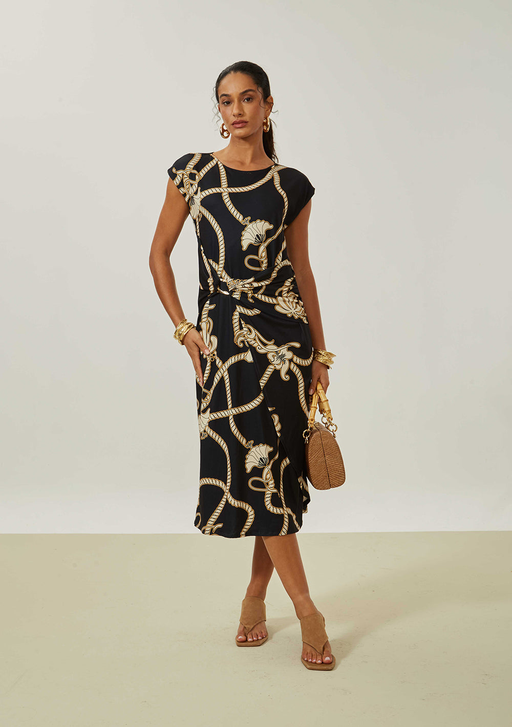 Vestido Suelto Escote Redondo Mangas Cortas Midi