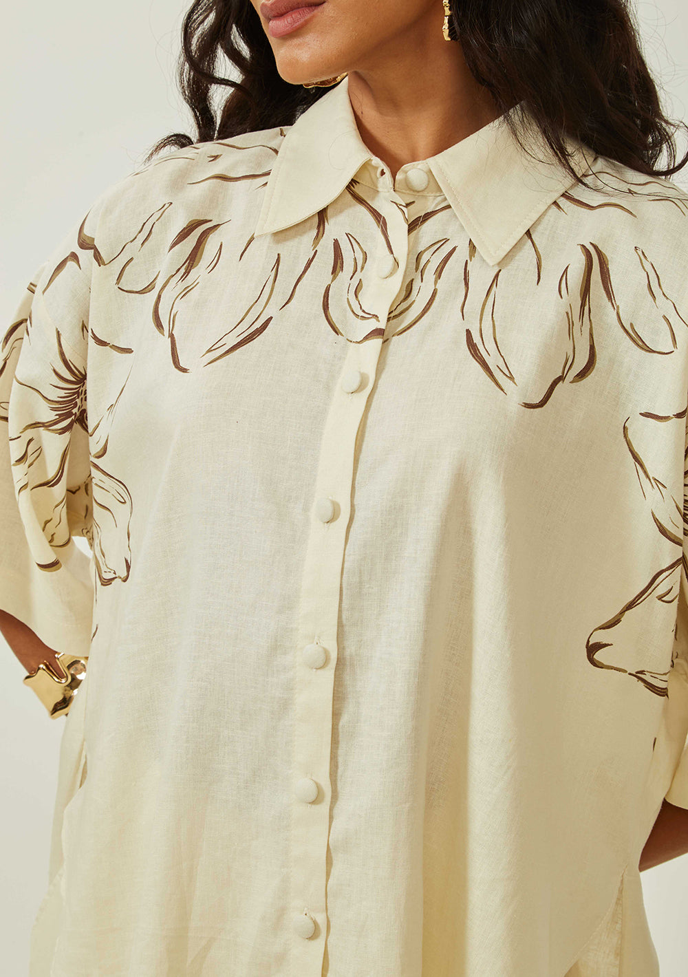 Camisa Suelta Cuello Clásico Mangas Cortas