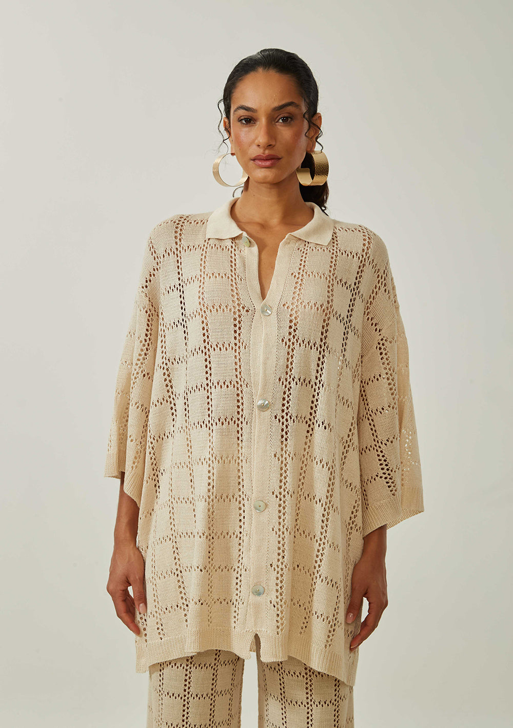 Camisa Oversized Cuello Clásico Mangas Cortas