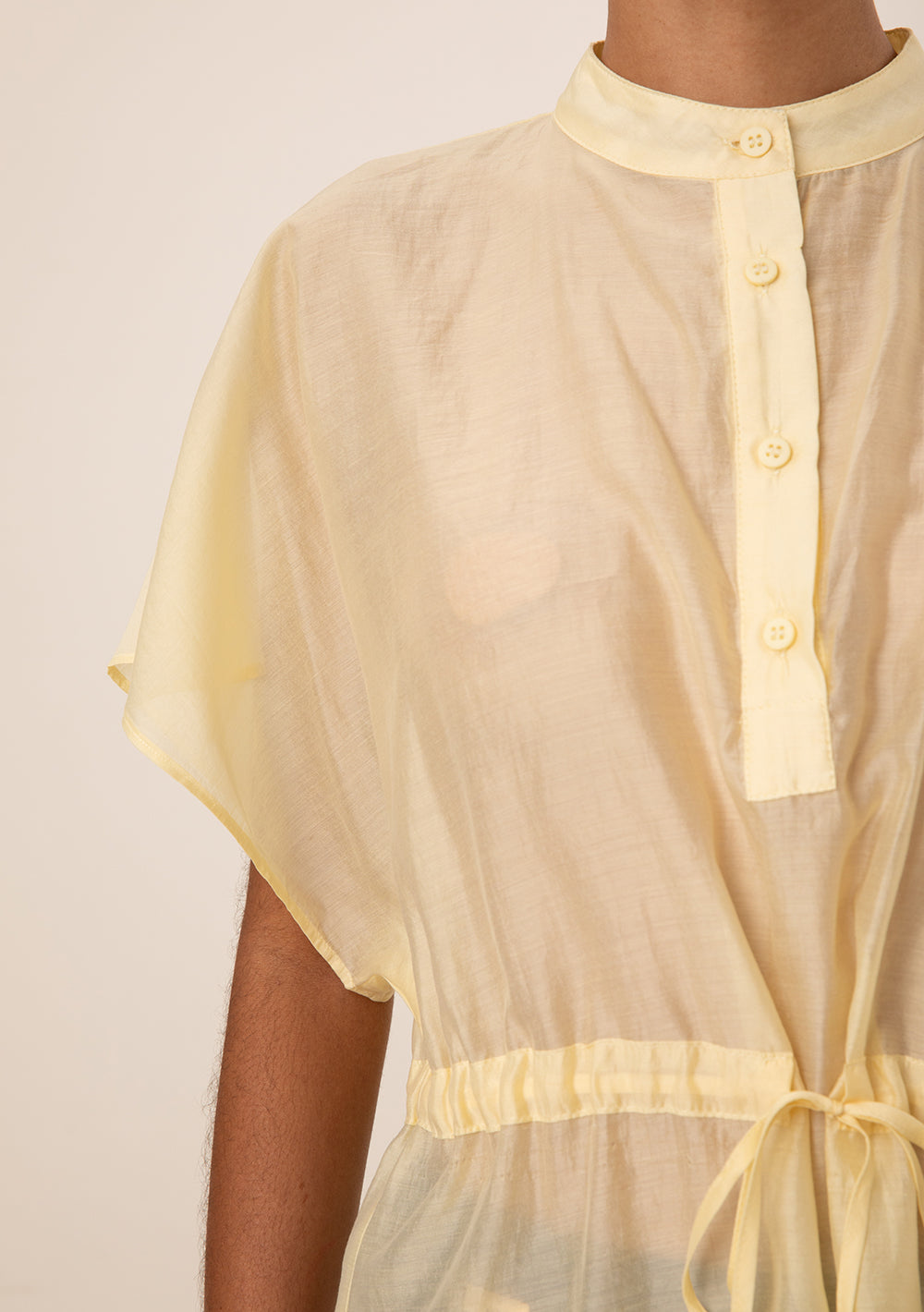 Blusa Suelta Cuello Mao Mangas Cortas