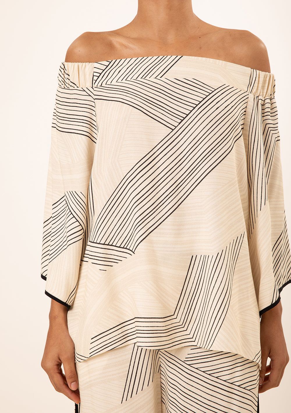 Blusa Suelta Off Shoulder Mangas Cortas