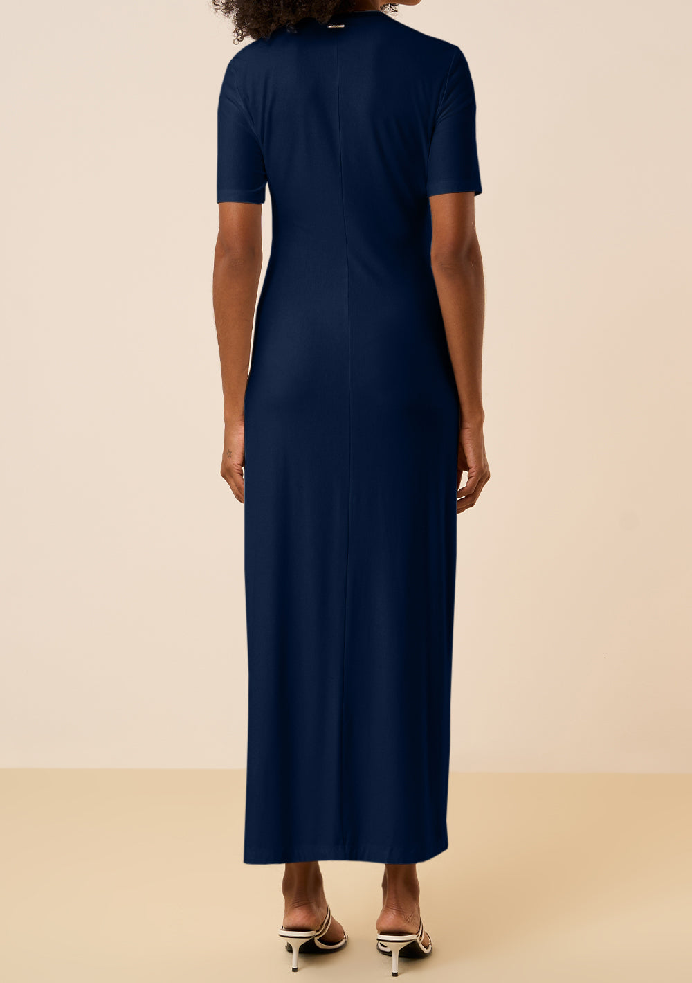 Vestido Ajustado Escote Redondo Mangas Cortas Midi