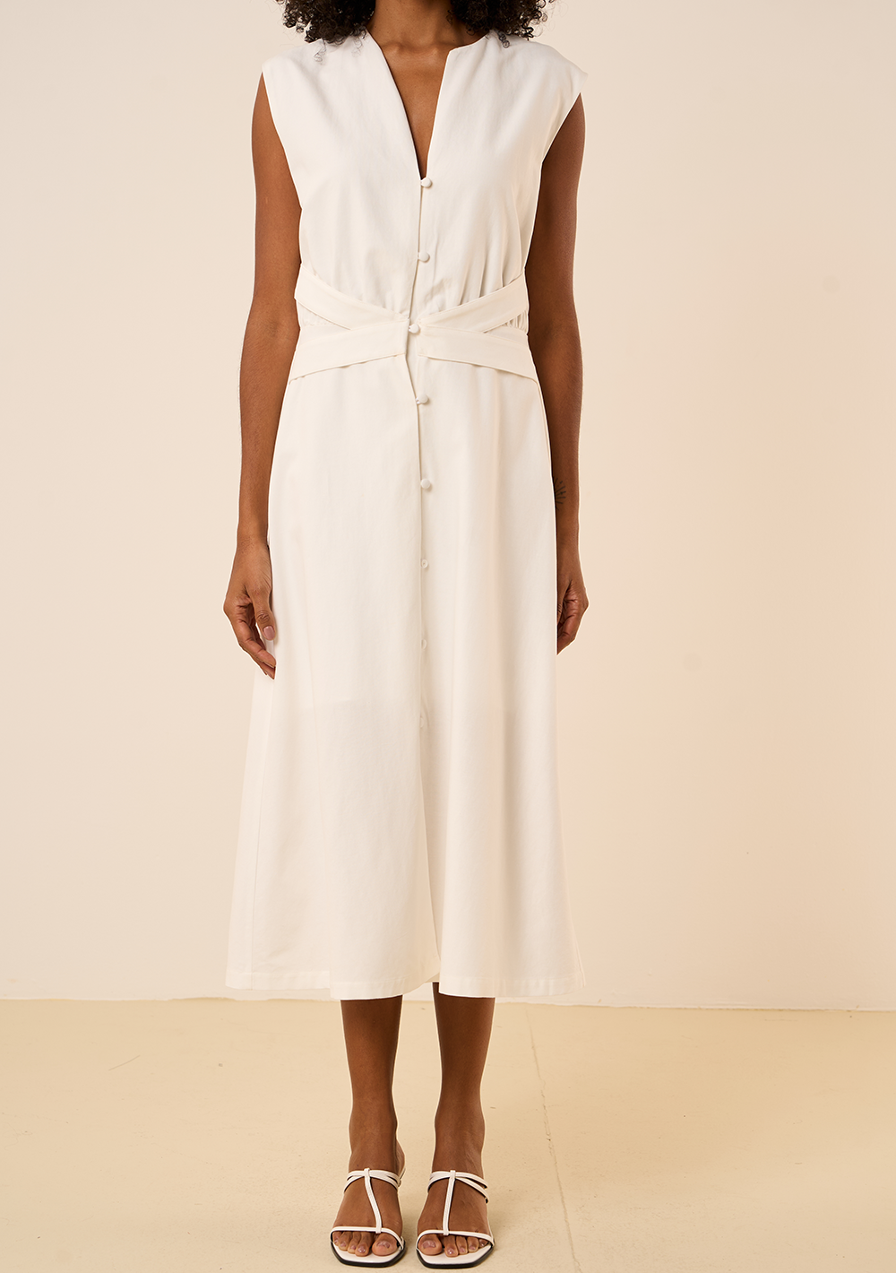 Vestido Ajustado Escote En V Sin Mangas Midi