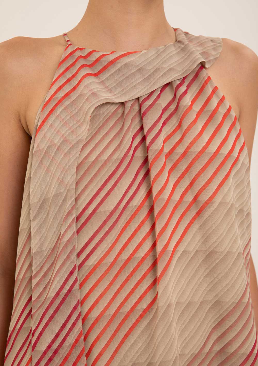 Regata Suelta Cuello Francés