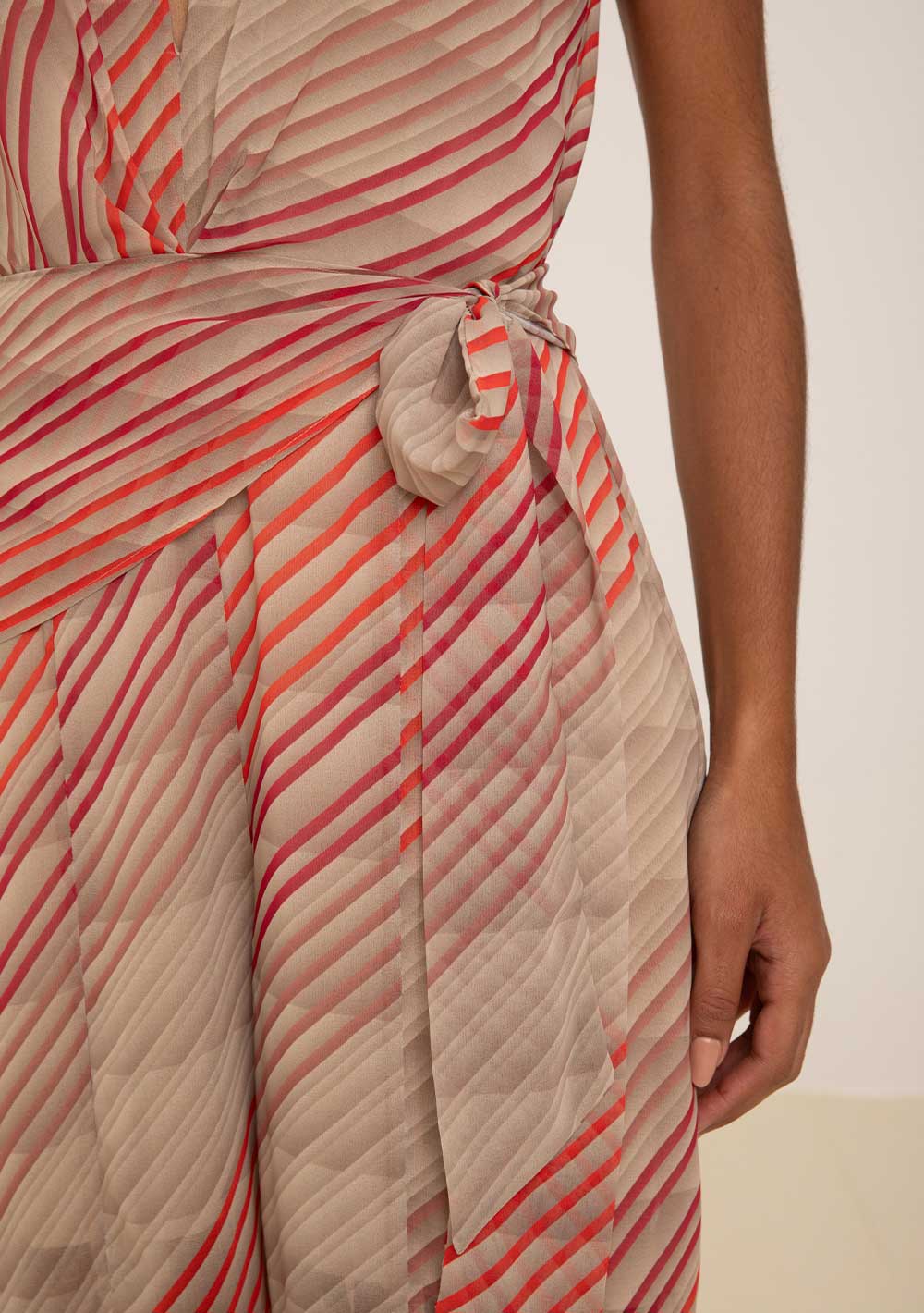 Enterizo Largo Suelto Escote En V Sin Mangas