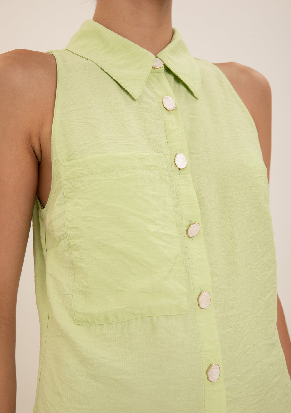 Regata Suelta Cuello Francés