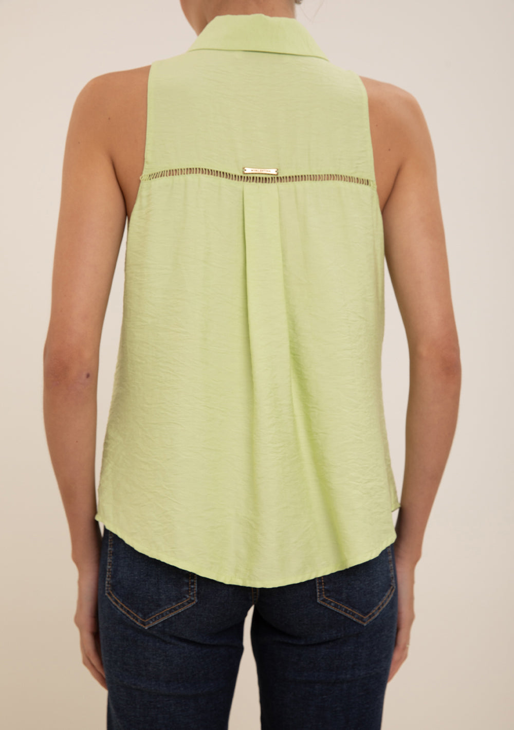 Regata Suelta Cuello Francés