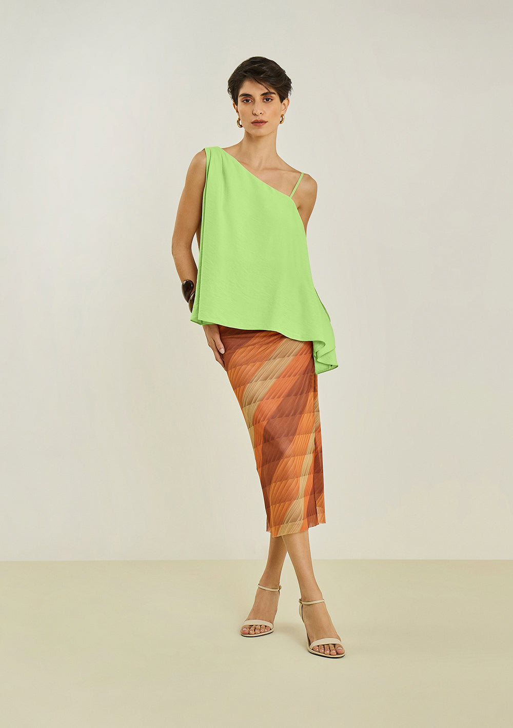 Blusa Suelta De Un Solo Hombro Mangas Cortas