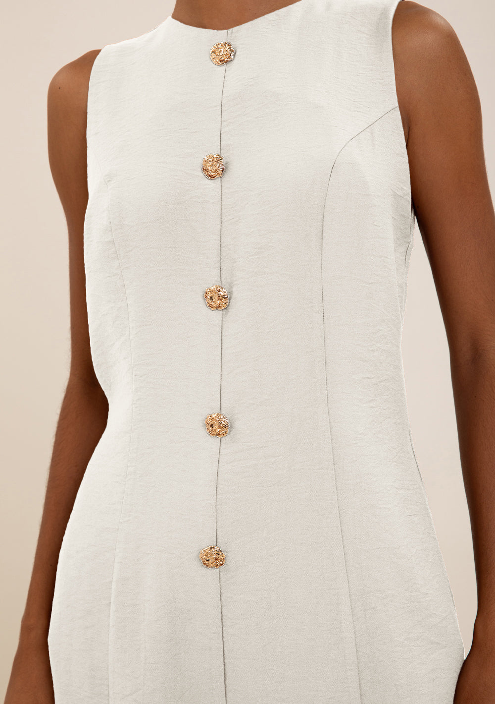 Vestido Corto Ajustado Escote Canoa Sin Tirantes