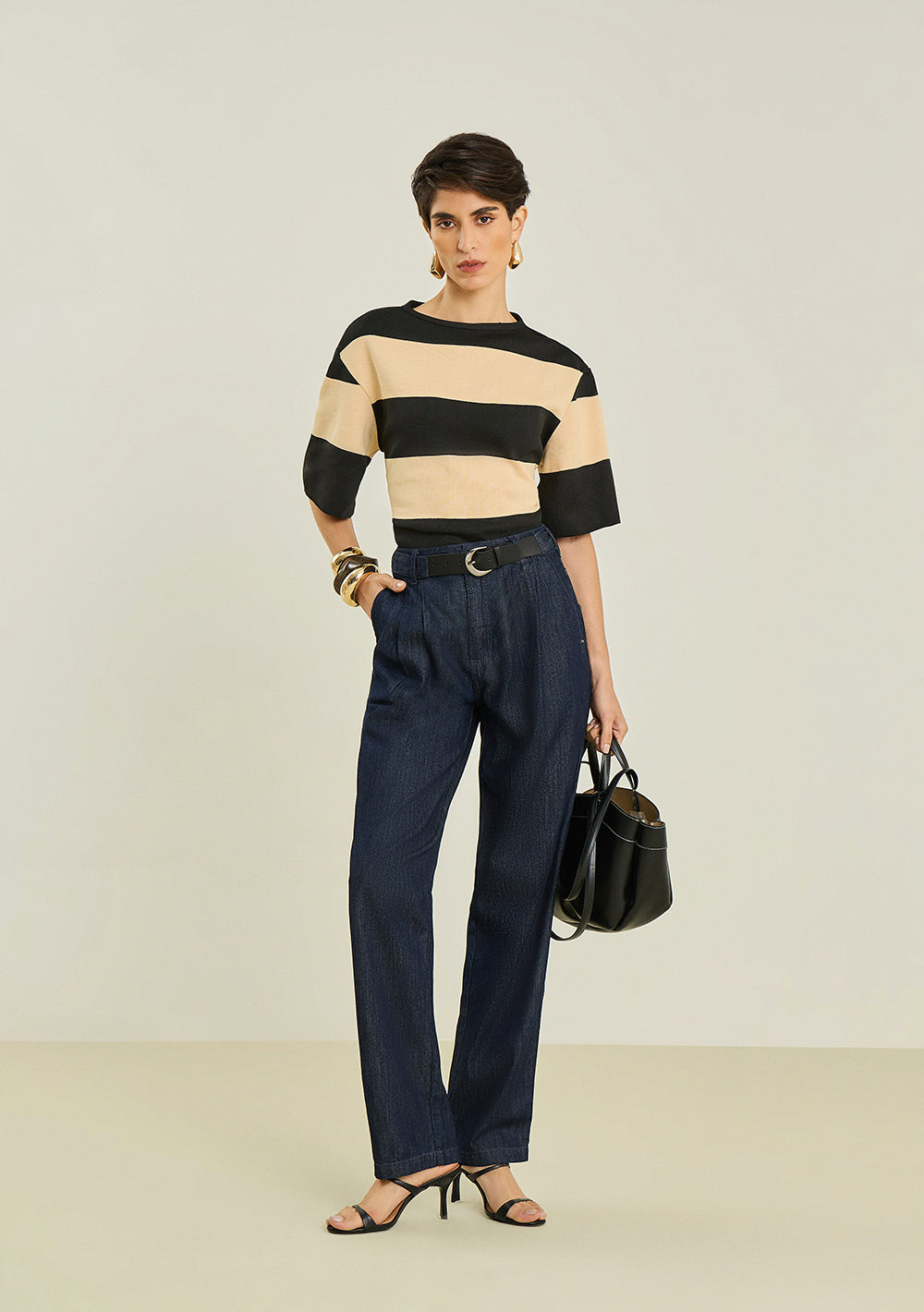 Blusa Cropped Suelta Escote Redondo Mangas Cortas