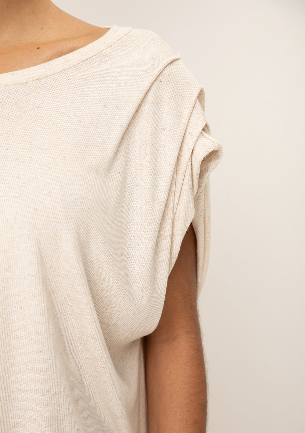 Blusa Ajustada Escote Redondo Mangas Cortas