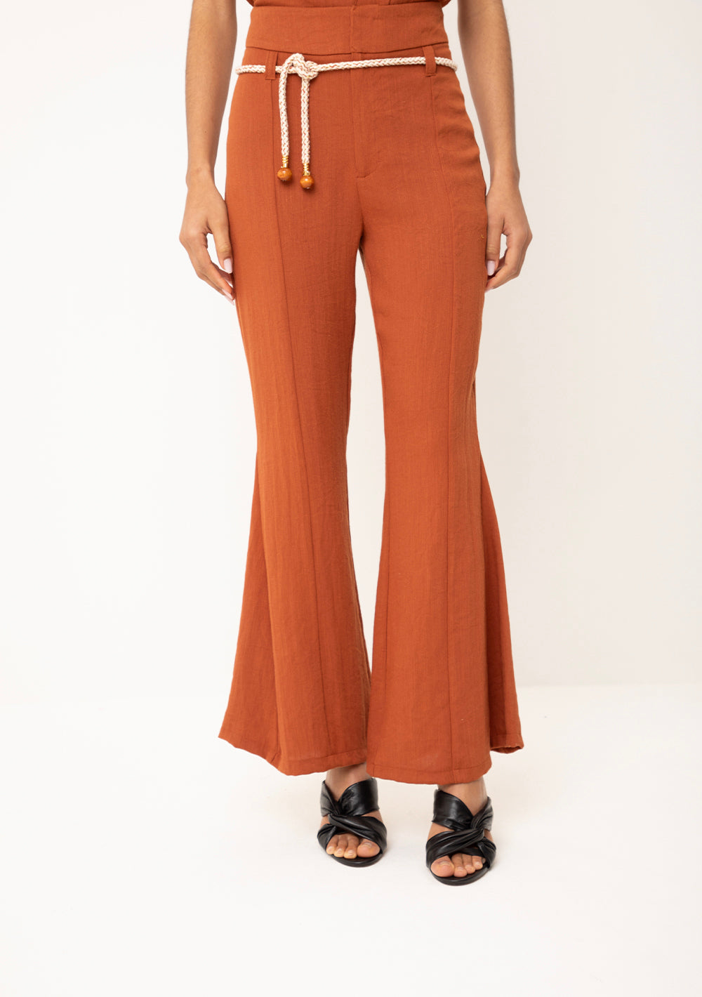 Pantalón Flare Tiro Alto